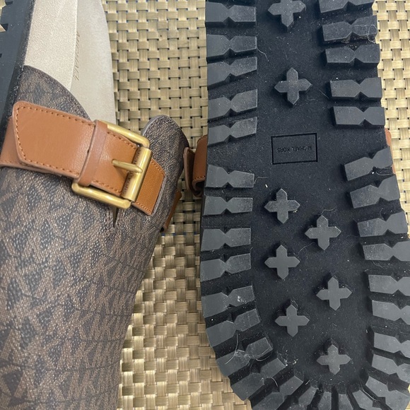 Clogs - Picture 3 of 4